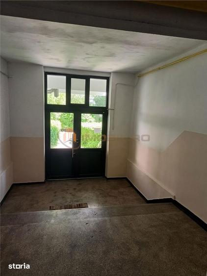 Apartament cu 2 camere decomandat în Nicolina