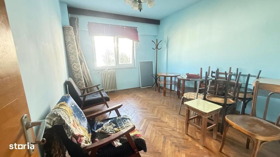 Apartament cu 3 camere decomandat în Central