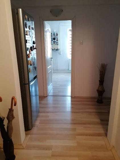Apartament cu 3 camere decomandat în Tudor