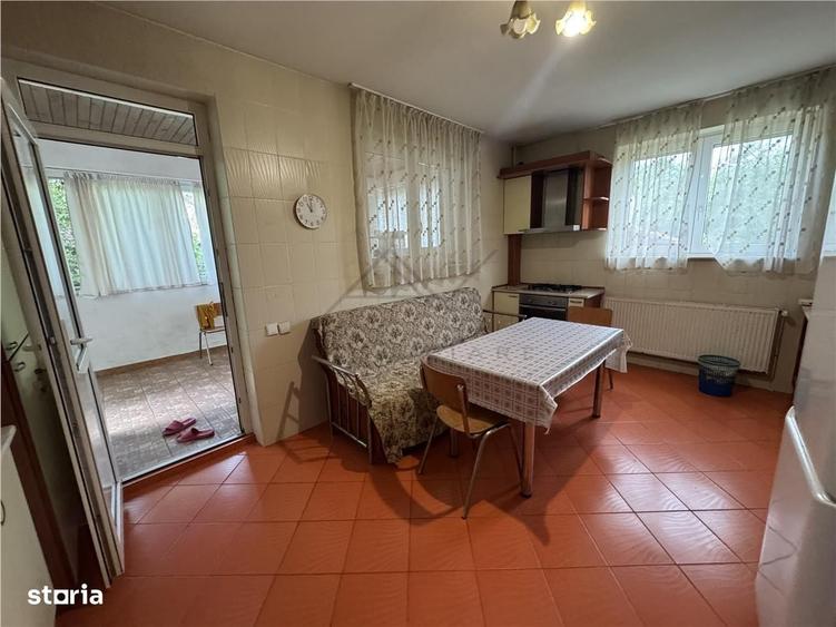 Casă cu 4 camere în Central