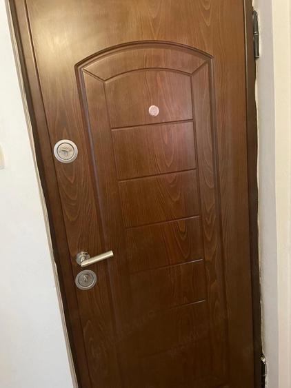 Apartament cu 3 camere decomandat în Sud