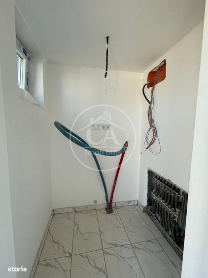 Casă cu 4 camere decomandat în Leș