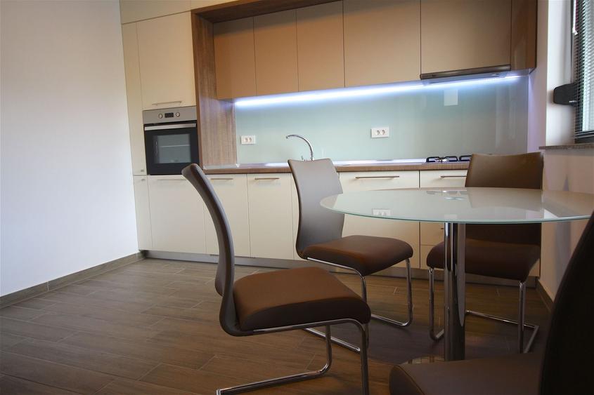 Apartament cu 3 camere decomandat, mobilat în Nord