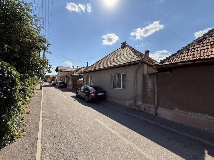 Casă cu 4 camere în Central
