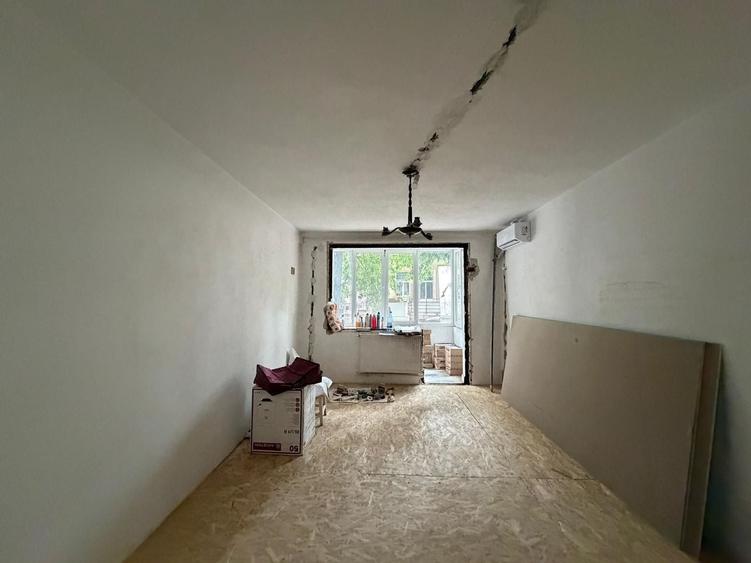Apartament cu 2 camere semidecomandat, mobilat în Grivița