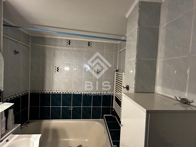 Apartament cu 4 camere decomandat în Ștefan cel Mare