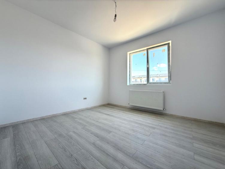 Apartament cu 3 camere decomandat în Dobroești