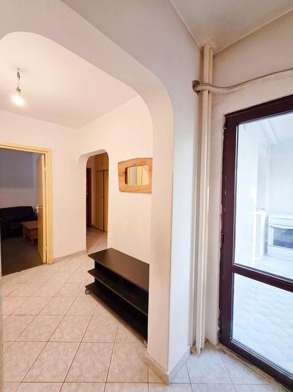 Apartament cu 3 camere decomandat, mobilat în Tineretului
