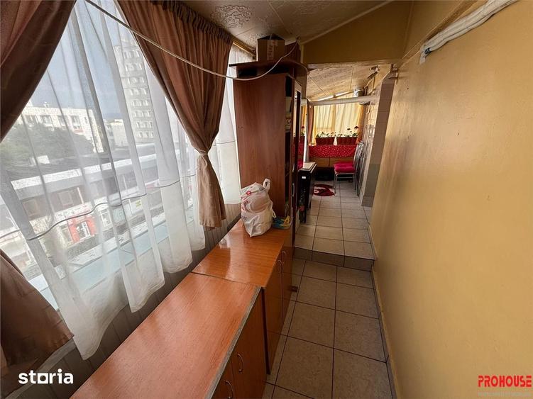 Garsonieră decomandată în Cornișa