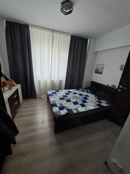 Vand apartament cu 3camere confort 1 semidecomandat bloc turn etaj intermediar - 1