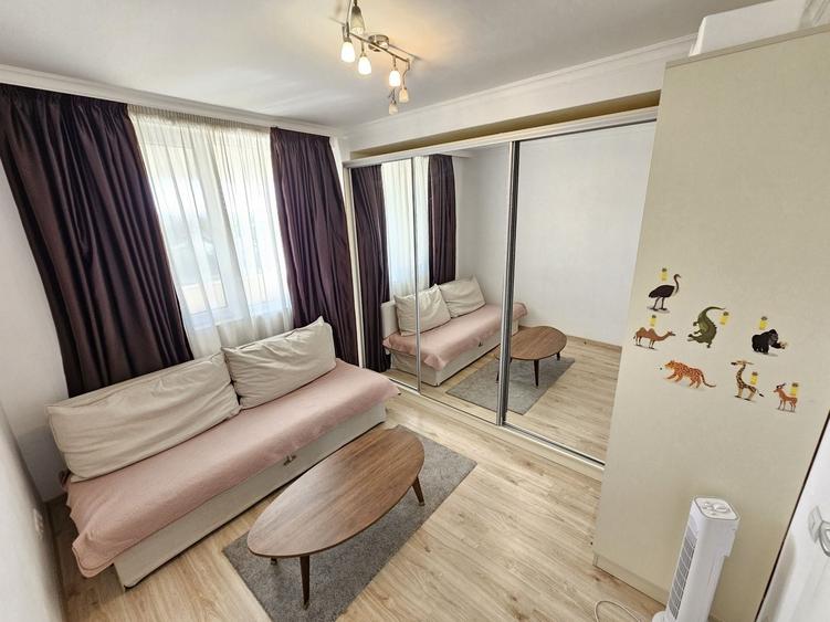 Apartament cu 3 camere decomandat, mobilat în Iancu Nicolae