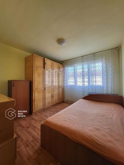 Apartament cu 3 camere semidecomandat în Central