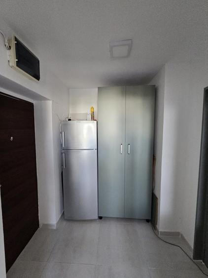 Apartament cu 3 camere semidecomandat în Dristor