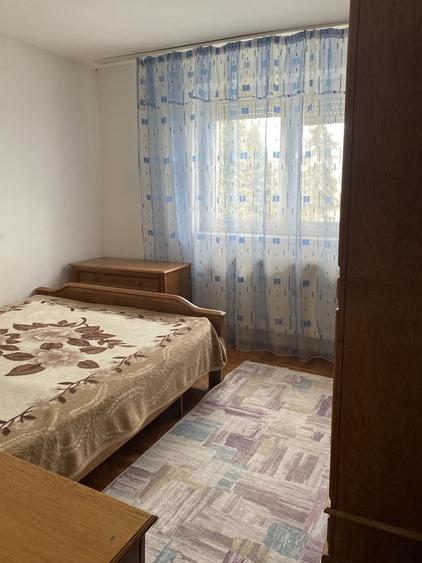 Apartament cu 2 camere decomandat în Aleea Trandafirilor