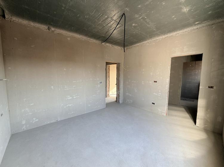 Duplex cu 4 camere cu Canalizare în Moșnița Nouă