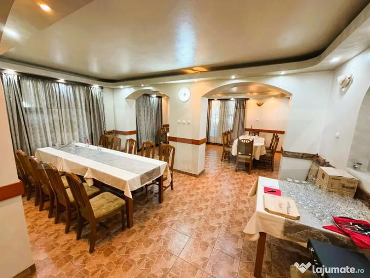 Casă cu 17 camere cu Teren 1324 Mp în Central
