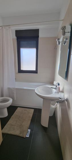 Apartament cu 3 camere decomandat în Herăstrău