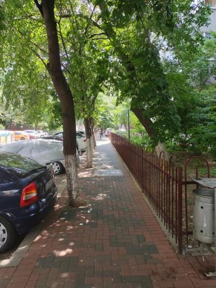 Garsonieră decomandată în Titan