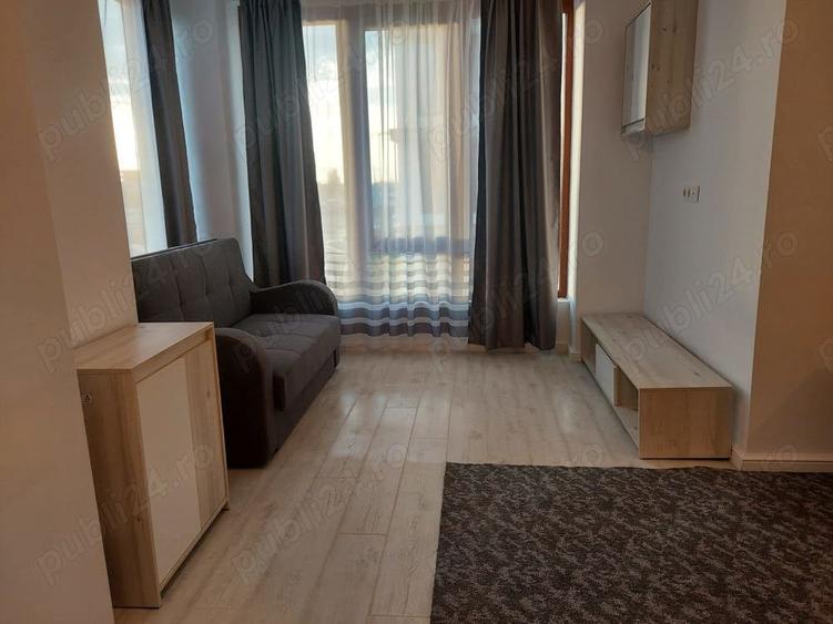 Apartament cu 3 camere decomandat în Aradului