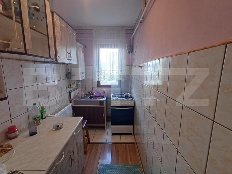 Apartament cu 3 camere semidecomandat, mobilat în Olari