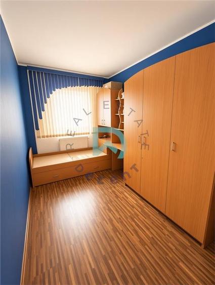 Apartament cu 3 camere decomandat în Astra