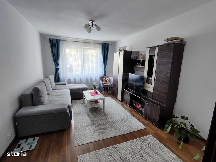 Apartament cu 2 camere decomandat în Vălureni