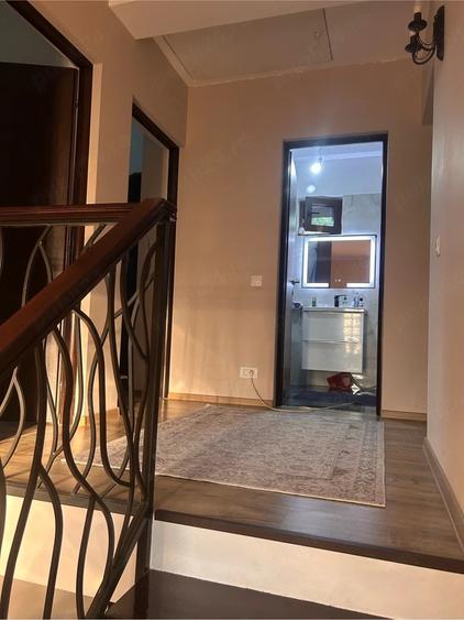 Casă cu 6 camere cu Teren 980 Mp în Unirii