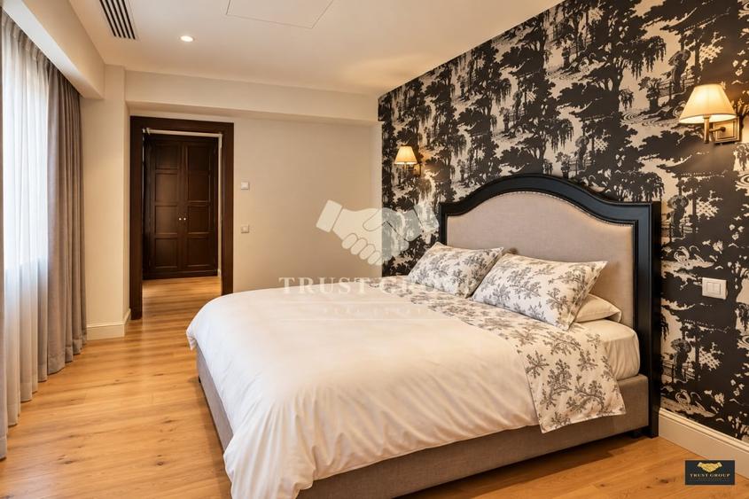 Penthouse cu 4 camere semidecomandat, mobilat în Ultracentral