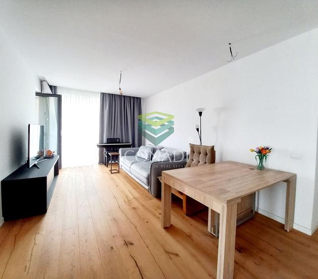 Apartament cu 3 camere semidecomandat în Aviației