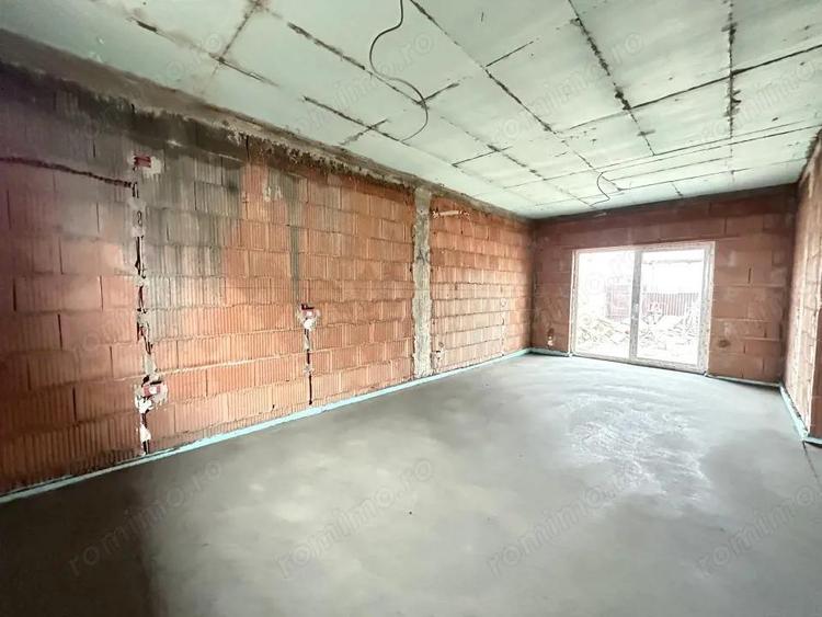Casă cu 3 camere cu Teren 290 Mp în Sânandrei