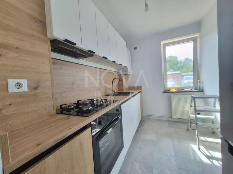 Apartament cu 2 camere semidecomandat, mobilat în Central