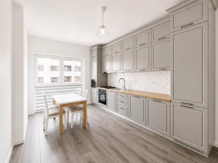 Apartament cu 3 camere semidecomandat în Bulgaria