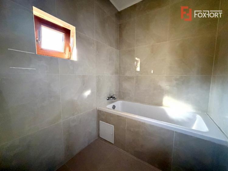Casă cu 4 camere cu Teren 900 Mp în Sânandrei
