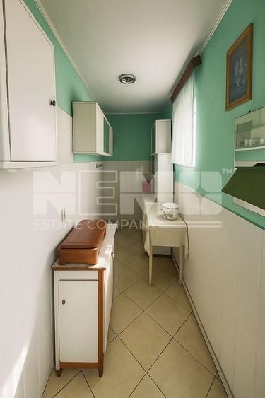 Casă individuală cu 6 camere cu Canalizare în Ultracentral