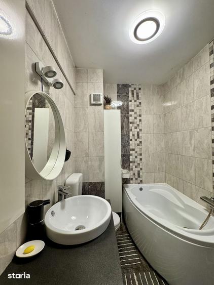 Apartament cu 2 camere decomandat în Metalurgiei