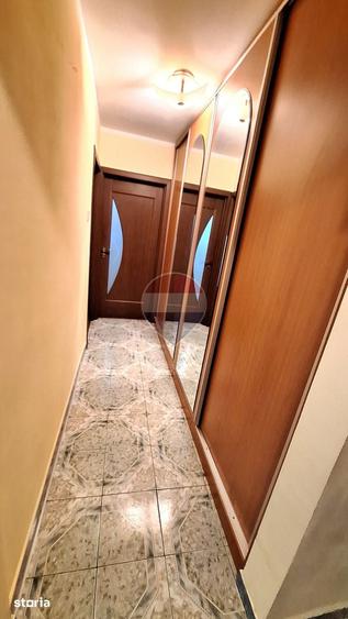 Apartament cu 2 camere decomandat în Titan