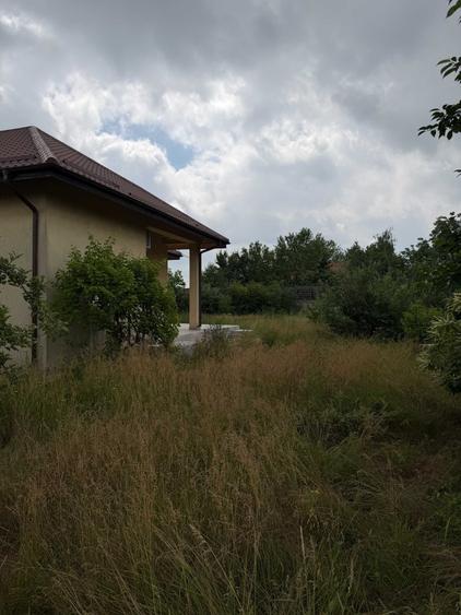 Casă cu 4 camere în Domnești