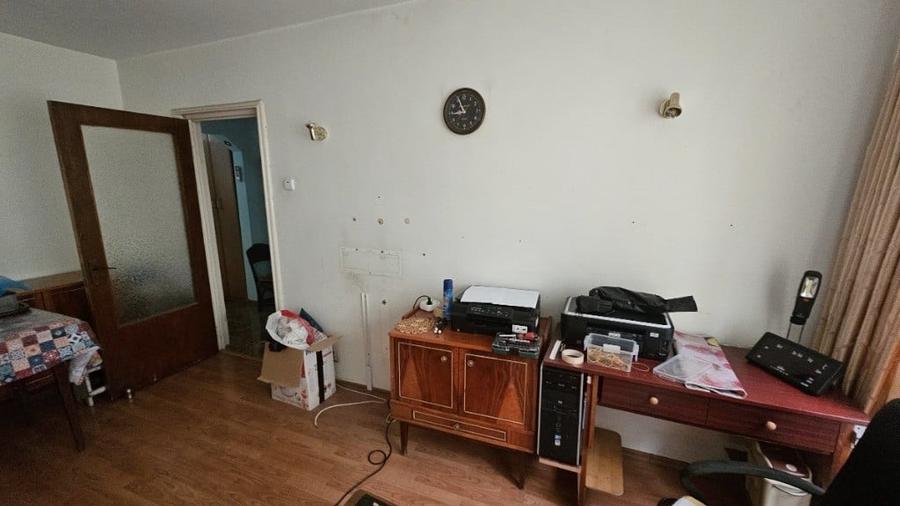 Apartament cu 3 camere decomandat în Alexandriei