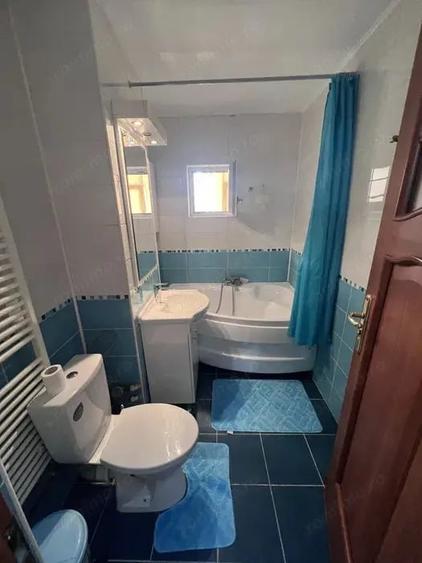 Apartament cu 3 camere decomandat în Teilor