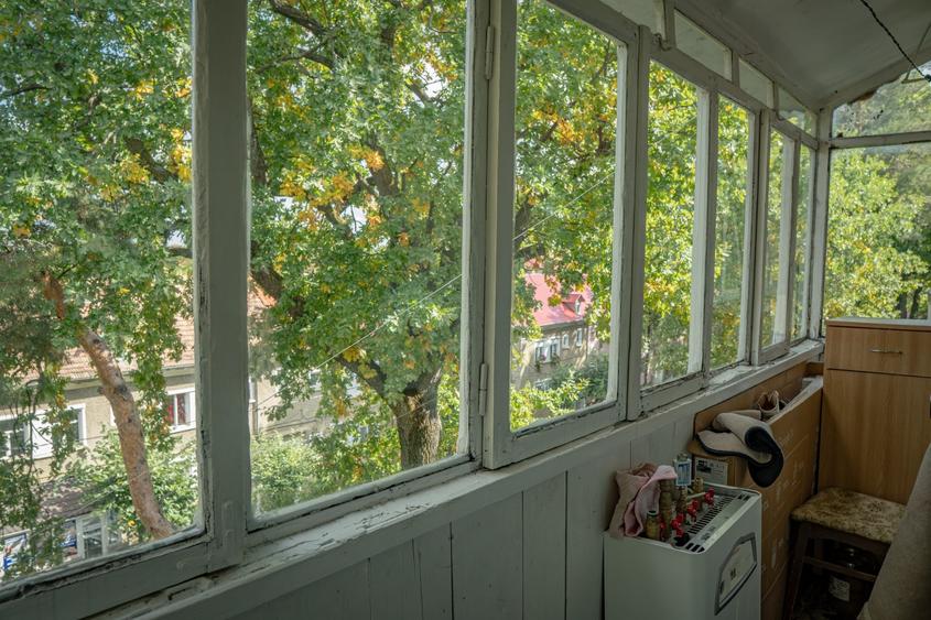 Apartament cu 2 camere semidecomandat în Moinești