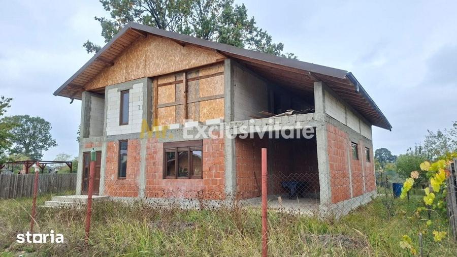 Casă cu 4 camere cu Teren 578 Mp în Suseni