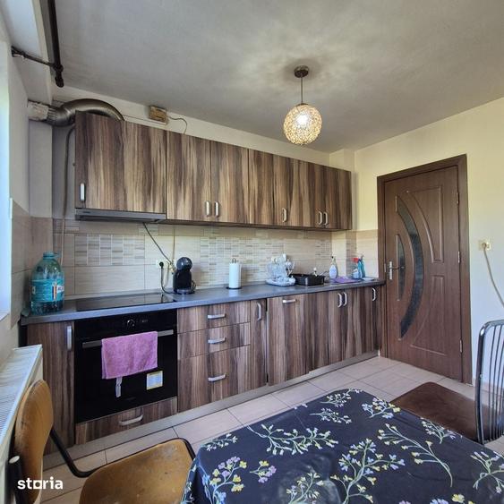 Apartament cu 3 camere decomandat în Central — fotografia 1