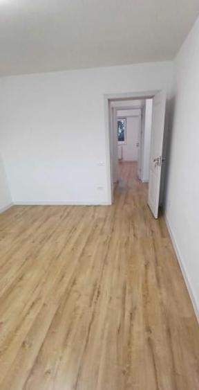 Apartament cu 2 camere decomandat în Trocadero