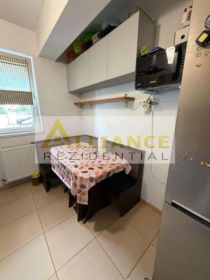 Apartament cu 3 camere decomandat în Berceni