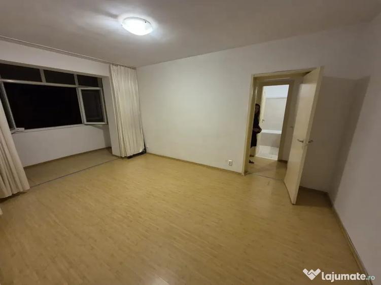 Apartament cu 2 camere semidecomandat în Gorjului