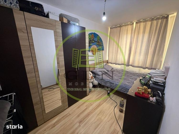 Apartament cu 3 camere semidecomandat, mobilat în Craiovița Nouă