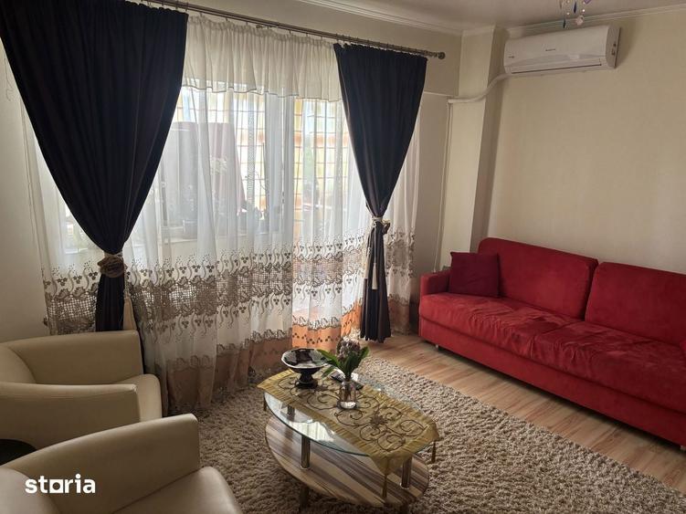 Apartament cu 3 camere semidecomandat în Soarelui