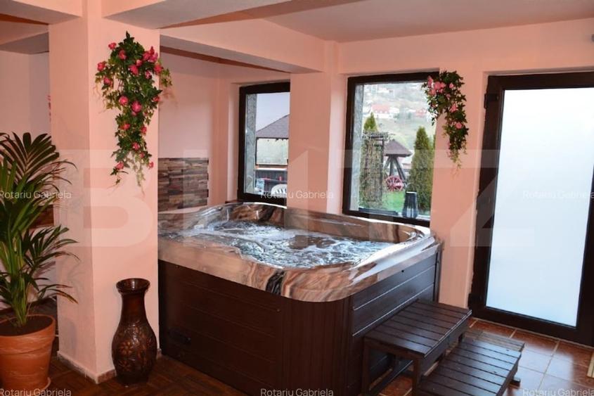 Casă individuală cu 10 camere cu Piscina în Bran
