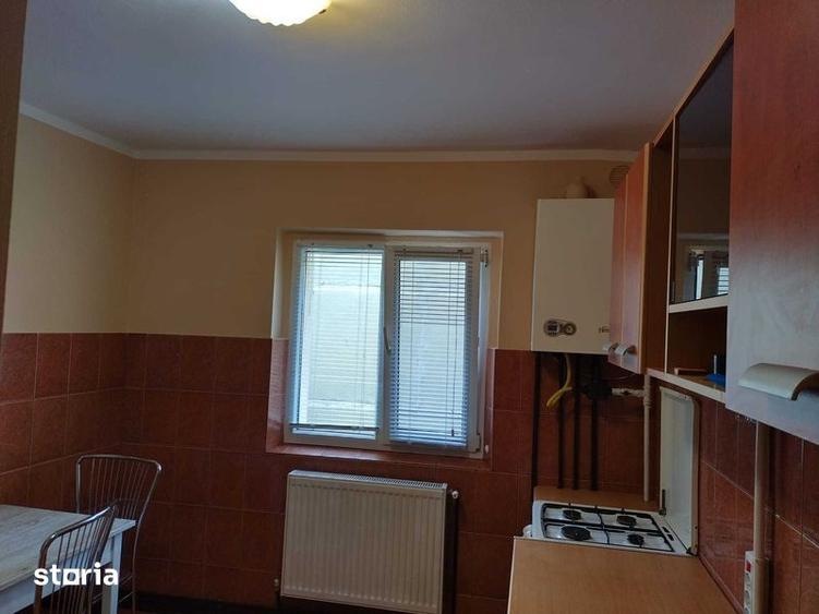 Apartament cu 2 camere semidecomandat în Girocului