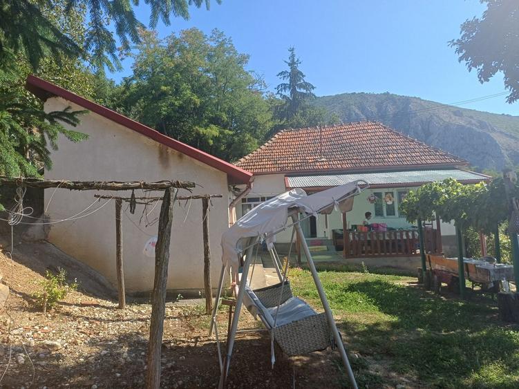 Casă cu 3 camere în Deve